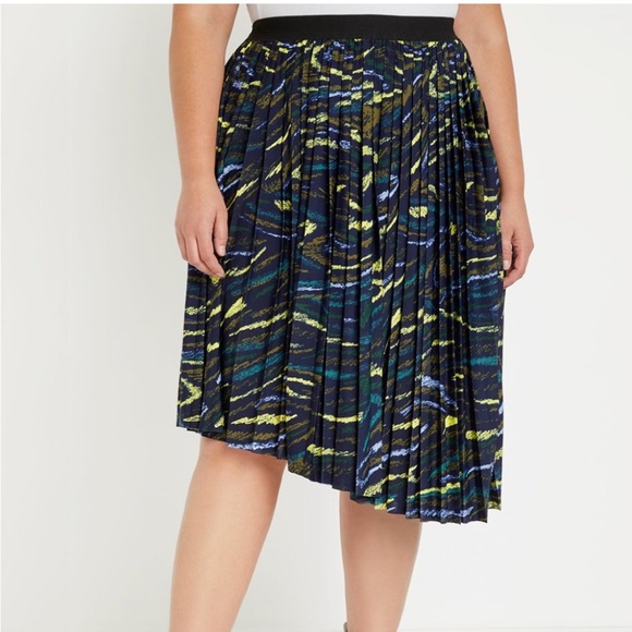 Eloquii Asymmetrical Pleated Skirt Size 18-20 - Picture 4 of 5